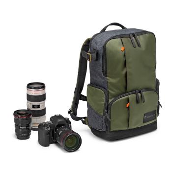 10 Stylish Camera Bags That Are Perfect For Street Photographers